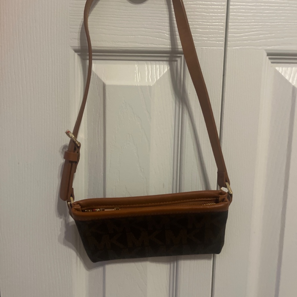 Authentic Fanny Pack - Picture 2 of 3